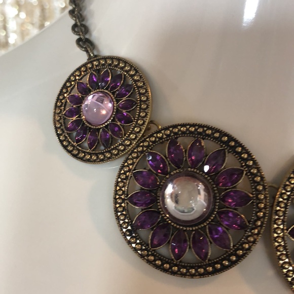 CHARMING CHARLIE FLORAL NECKLACE - Picture 5 of 6